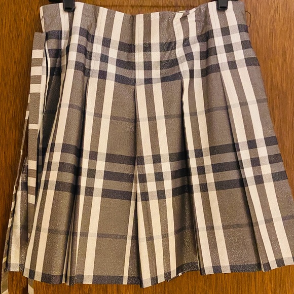 Burberry Size 6 Check Mini Skirt in Black Metallic Gray and White - Picture 1 of 6